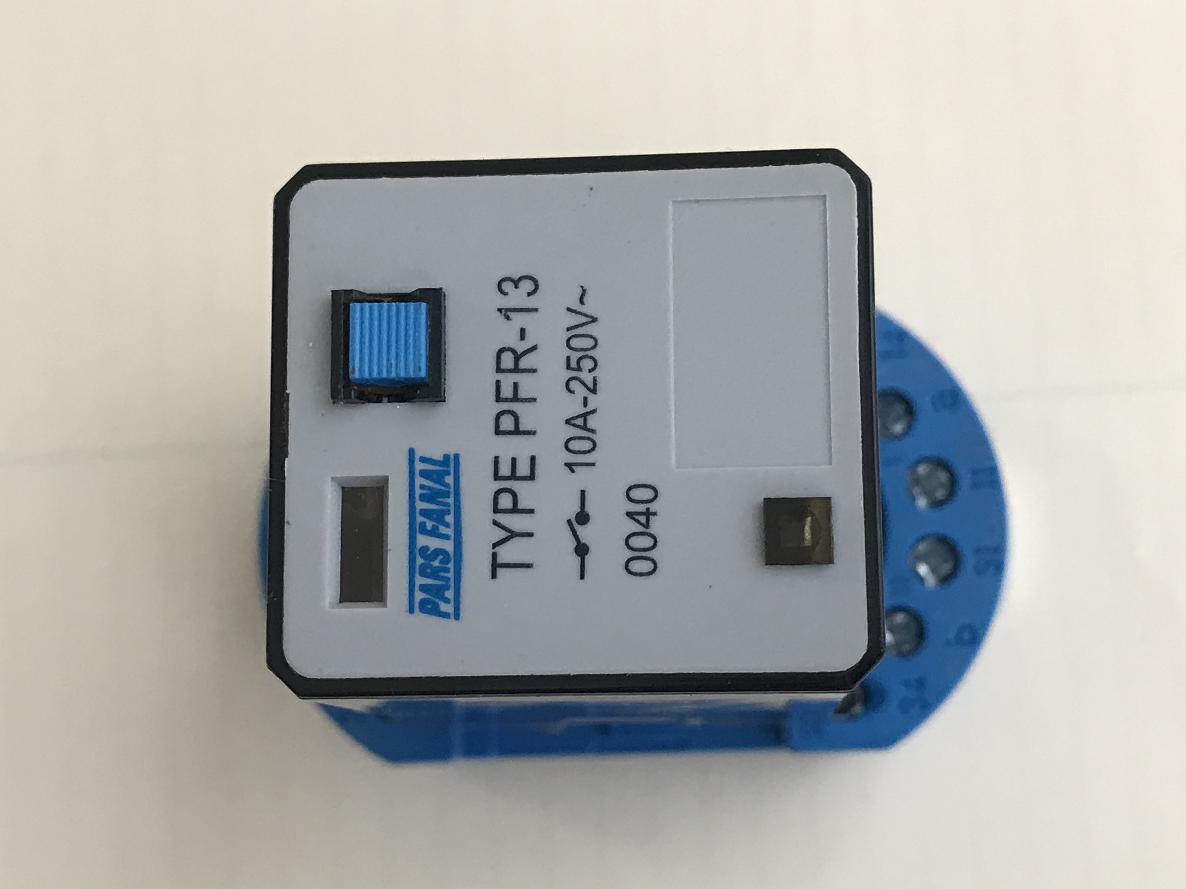 رله یازده پایه پارس فانال TYPE PFR-13-24V DC