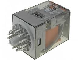 رله فیندر ۱۱ پایه(Finder ) ایتالیا مدل ۳ باز ۳NO/ NC بسته ‌۱۰A با بوبین  AC110V سریال .۶۰.۱۳.8.110.0040