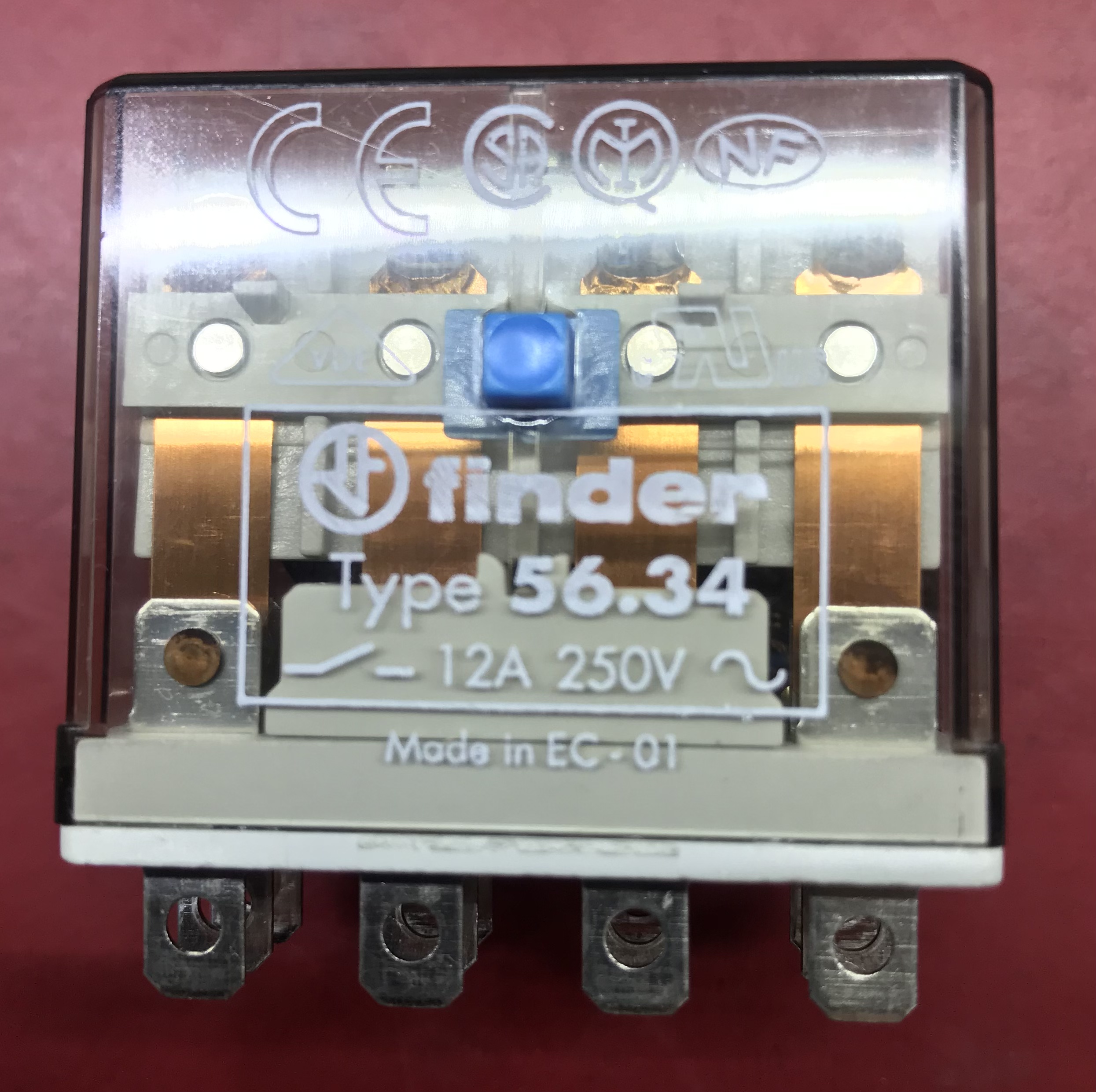 رله فیندر (Finder ) ایتالیامدل 4 باز NOچهار NC بسته ‌۱۲A با بوبین  DC 24V سریال .56.34.9.24.0040