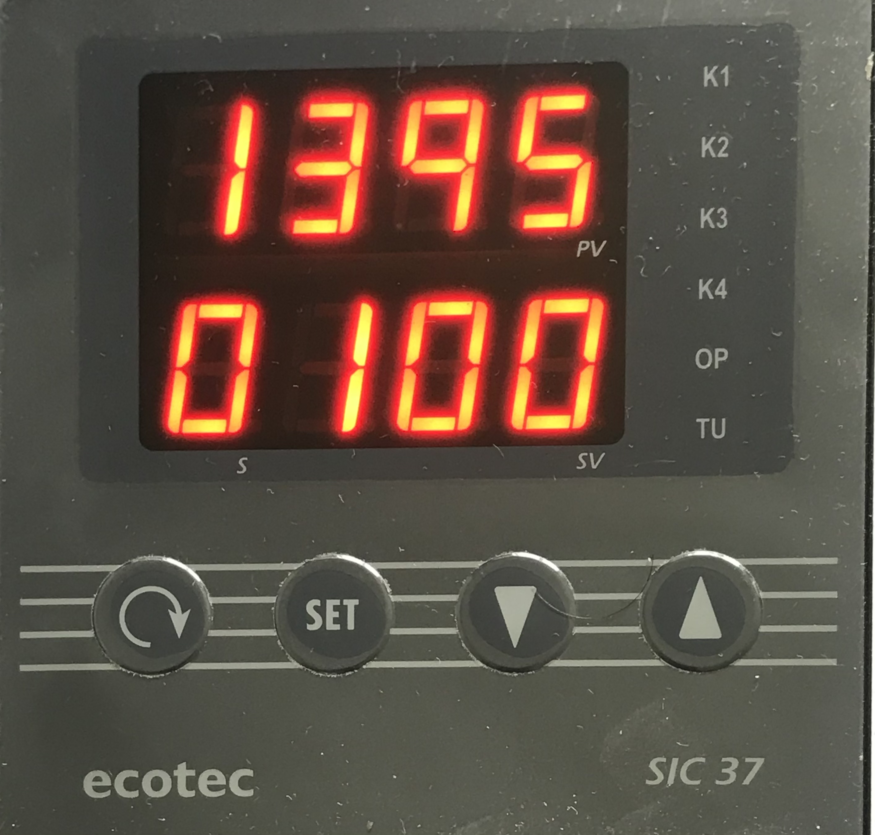 کنترلرحرارتی اکوتک Ecotec-SIC37 با نمایشگر دو ردیفه مولتی رنج مدلecotec37 M-R2 96*96باوردی ترموکوپلPT100 J&K