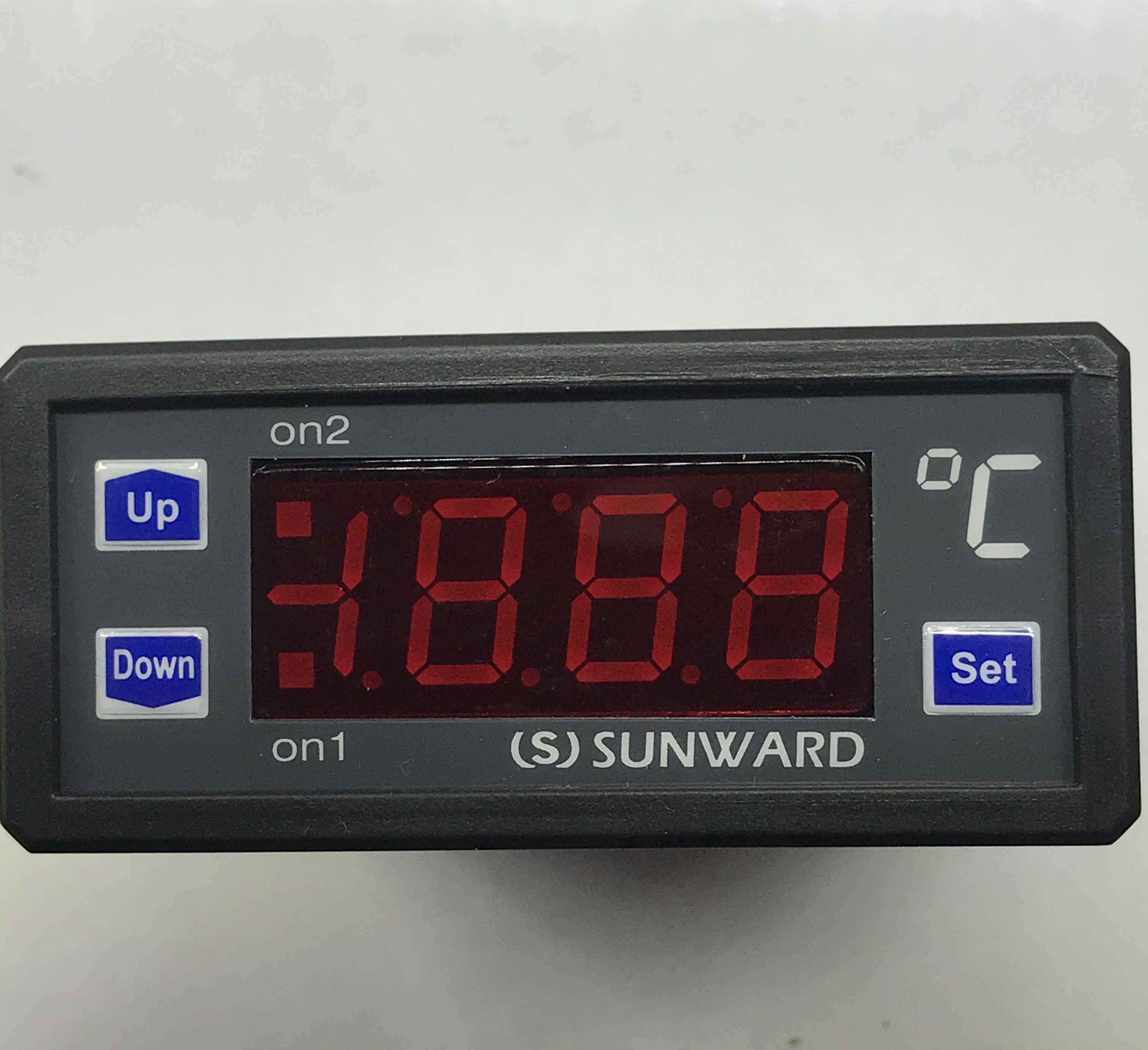 ترموستات ترمومتر سانوارد ( SUNWARD ENG) مدل ( SUN15-T1) با سنسور IC و رنج حرارتی منهای 50 -125 درجه حرارت با ولتاژ وردی 12- 24 DC/AC