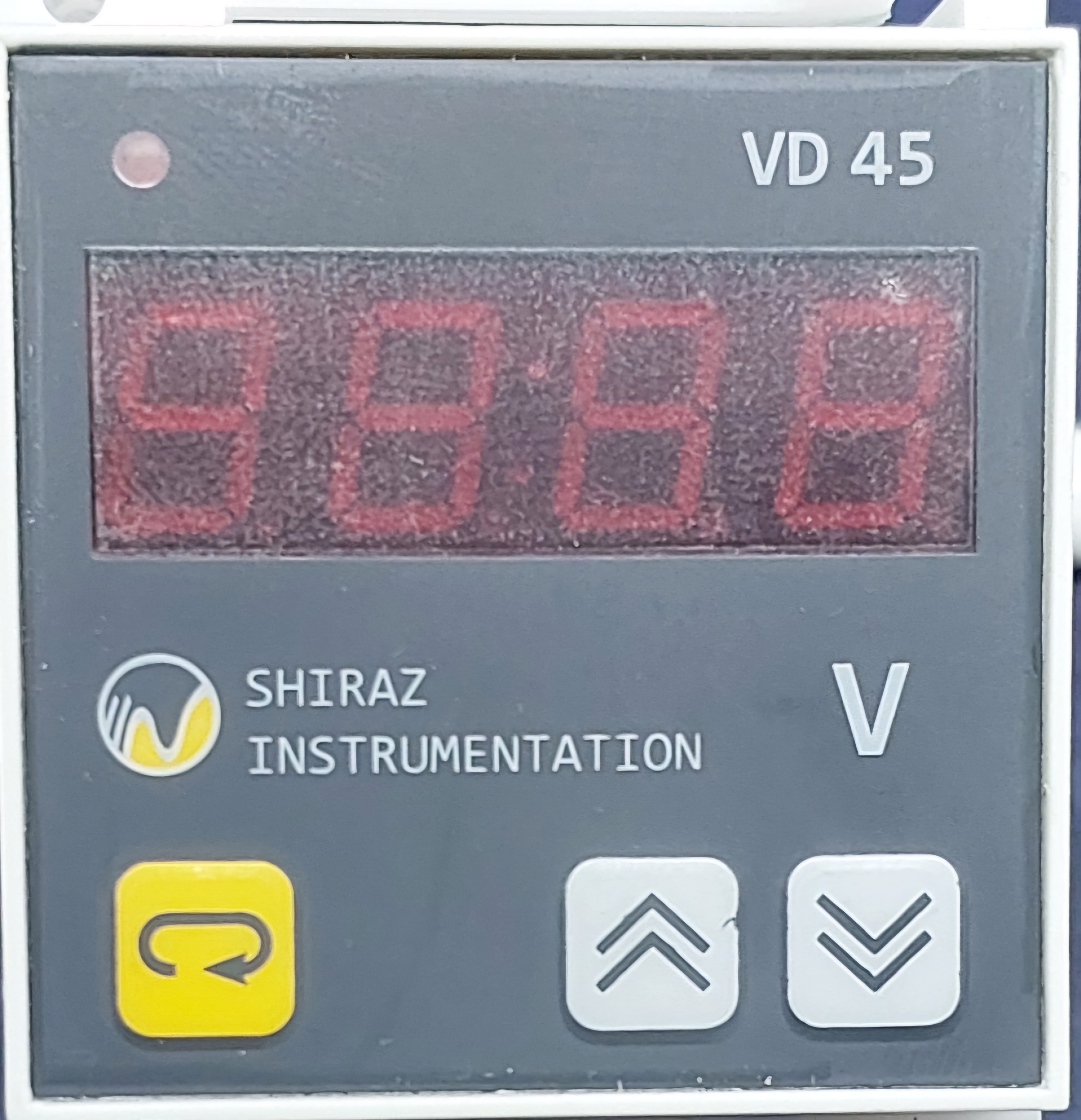 کنترلر کننده اتوماتیک ولتاژ شارژ باطری های 12 ولت یا 24 ولت DC تغذیه 12-24 DC قابل تنظیم 0-V/DC-30