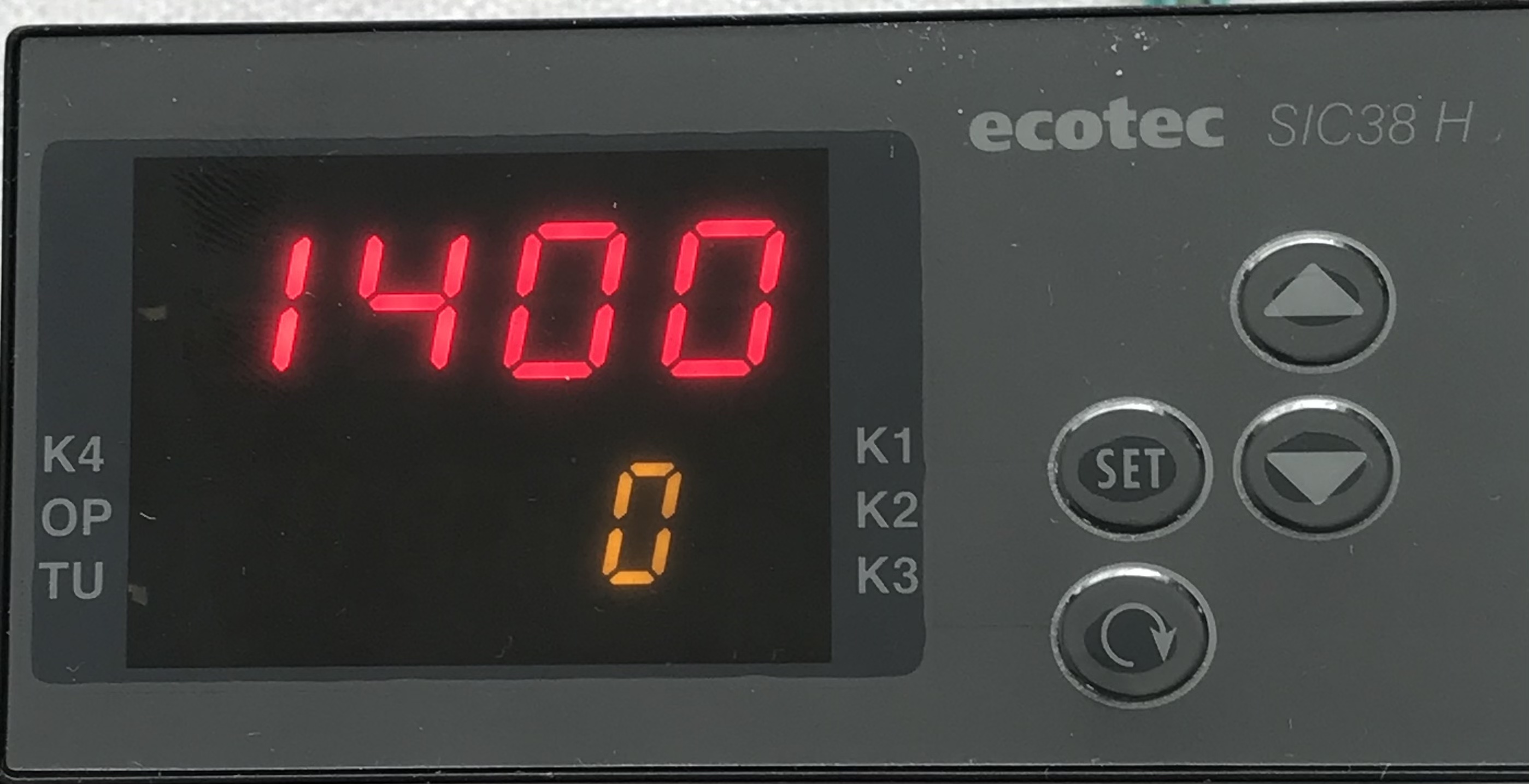 کنترلر ecotec با نمایشگر دو ردیفه مولتی رنج مدلecotec38H M-R2 افقی  ۴۸*96 با خروجی SSR و رله  و وردی ترموکوپلPT100 J&K
